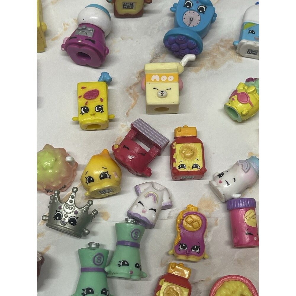 Shopkins Sweet Spot Shop PARTIAL PARTS ONLY Plus 45 Shopkins, Dress, Recipe Box - Picture 8 of 16